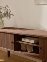 Calary-Niedrigschrank mit geriffelter Front – Bild 5