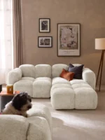 Modulares 3-Sitzer-Sofa Tayla aus Plüsch-Bouclé mit Ottomane – Bild 2