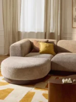 Modulares 3-Sitzer-Sofa „Natalie“ aus Plüsch-Bouclé mit Ottomane – Bild 8